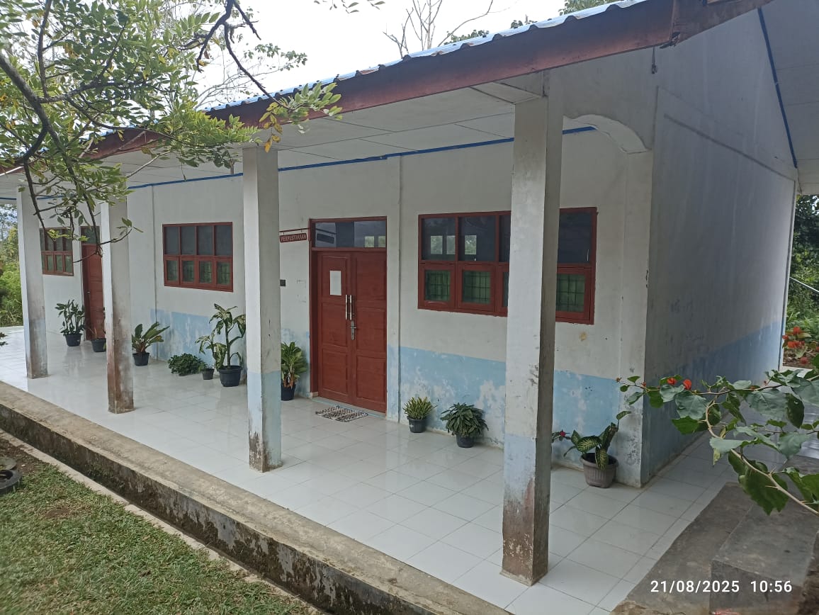 Perpustakaan SMP Negeri 4 Kerajaan